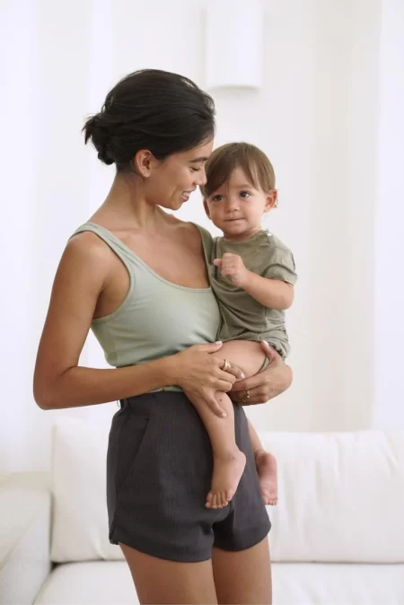 Olive Basics Rebecca Expandable Pocket Shorts - Image 7