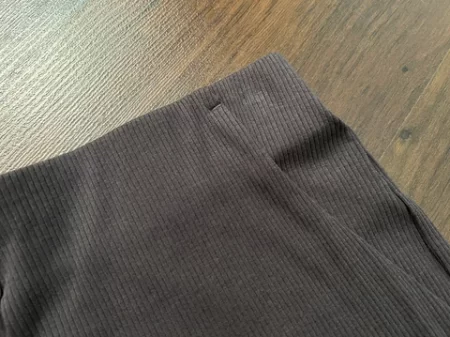 Olive Basics Rebecca Expandable Pocket Shorts - Image 12